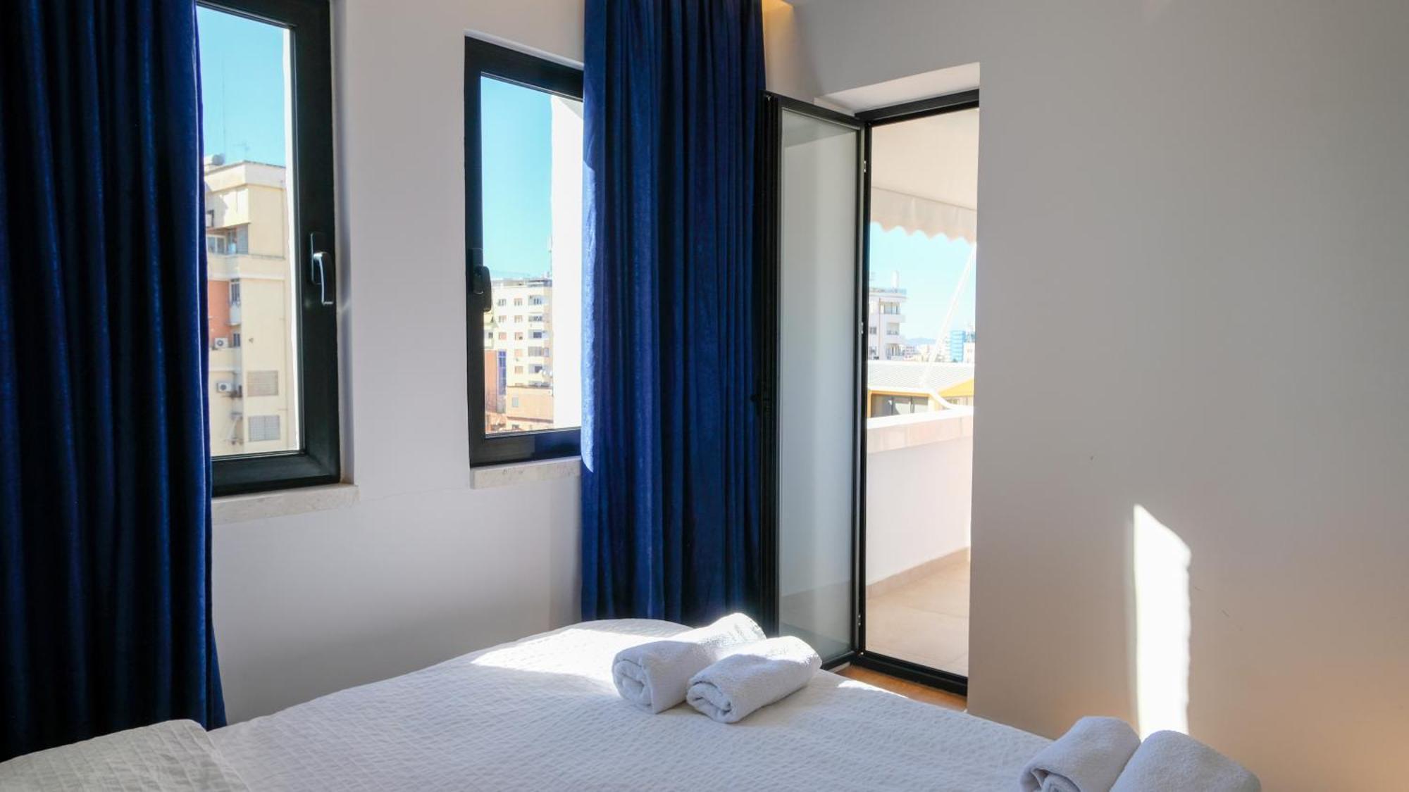 2E Center Apartment Тирана Экстерьер фото
