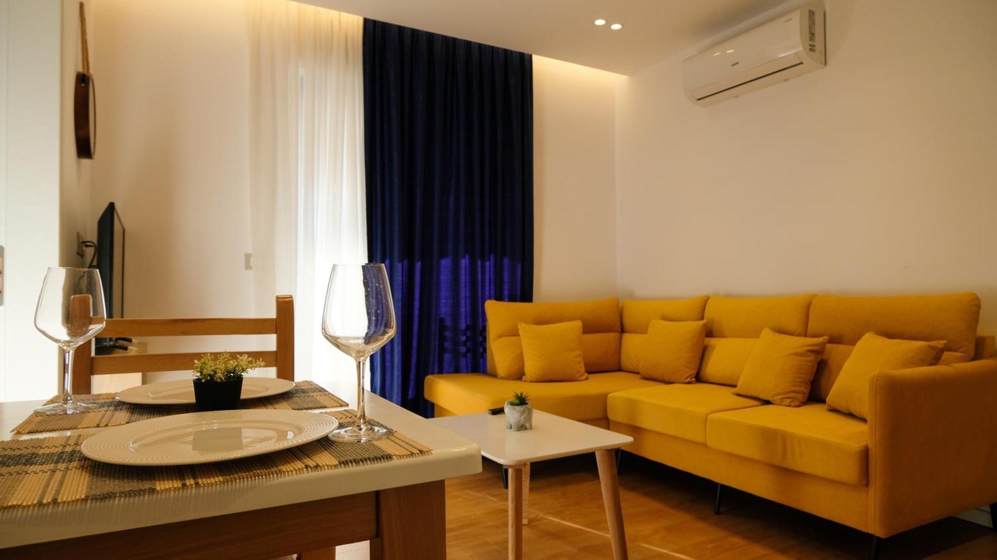 2E Center Apartment Тирана Экстерьер фото