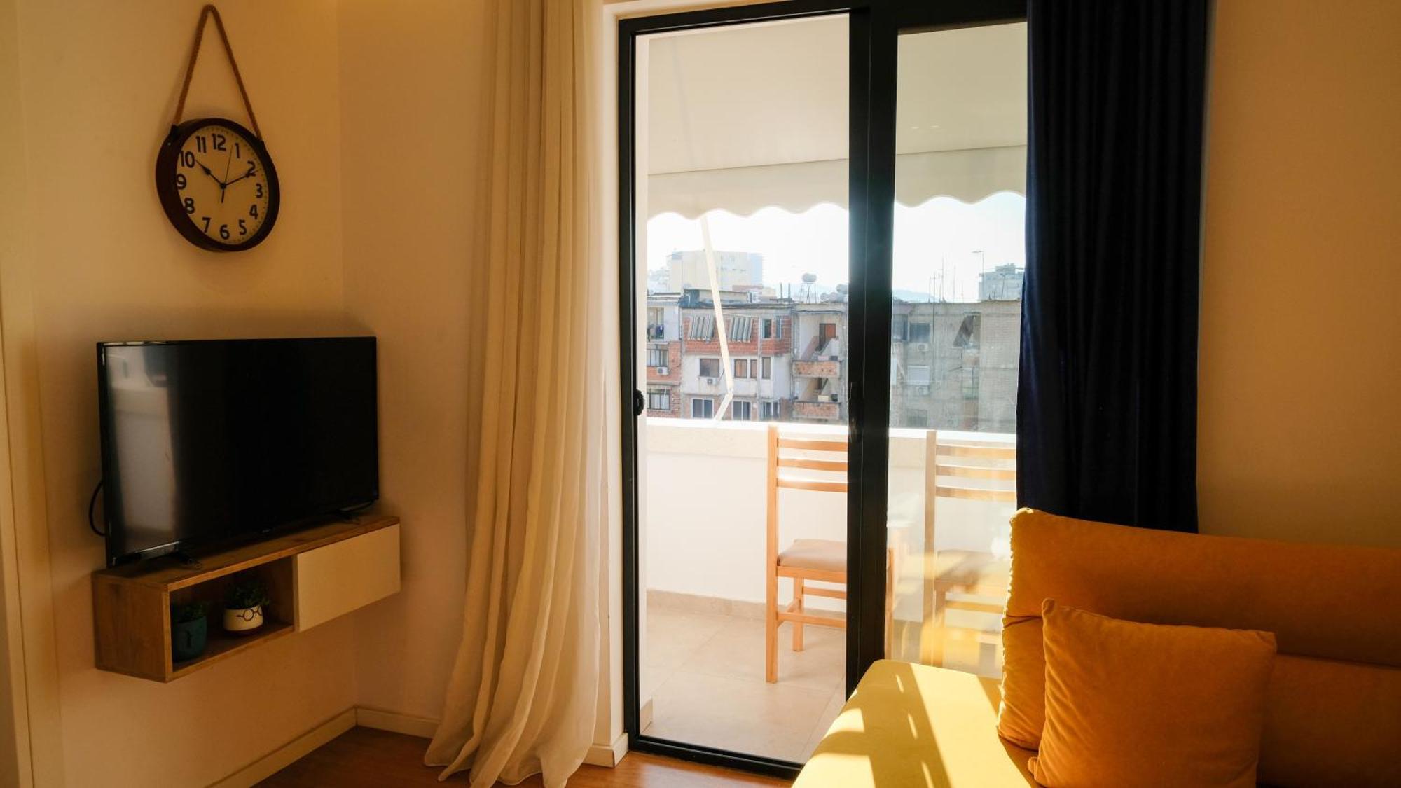 2E Center Apartment Тирана Экстерьер фото
